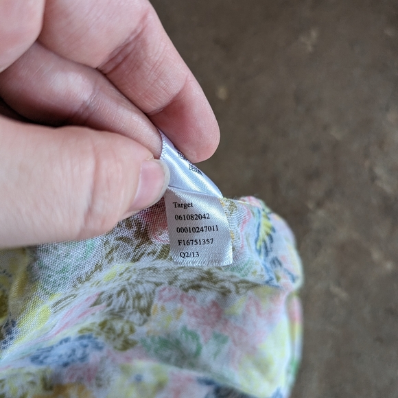 🌻2 for $20 | Lightweight Summer Scarf with Fringe - Picture 5 of 8